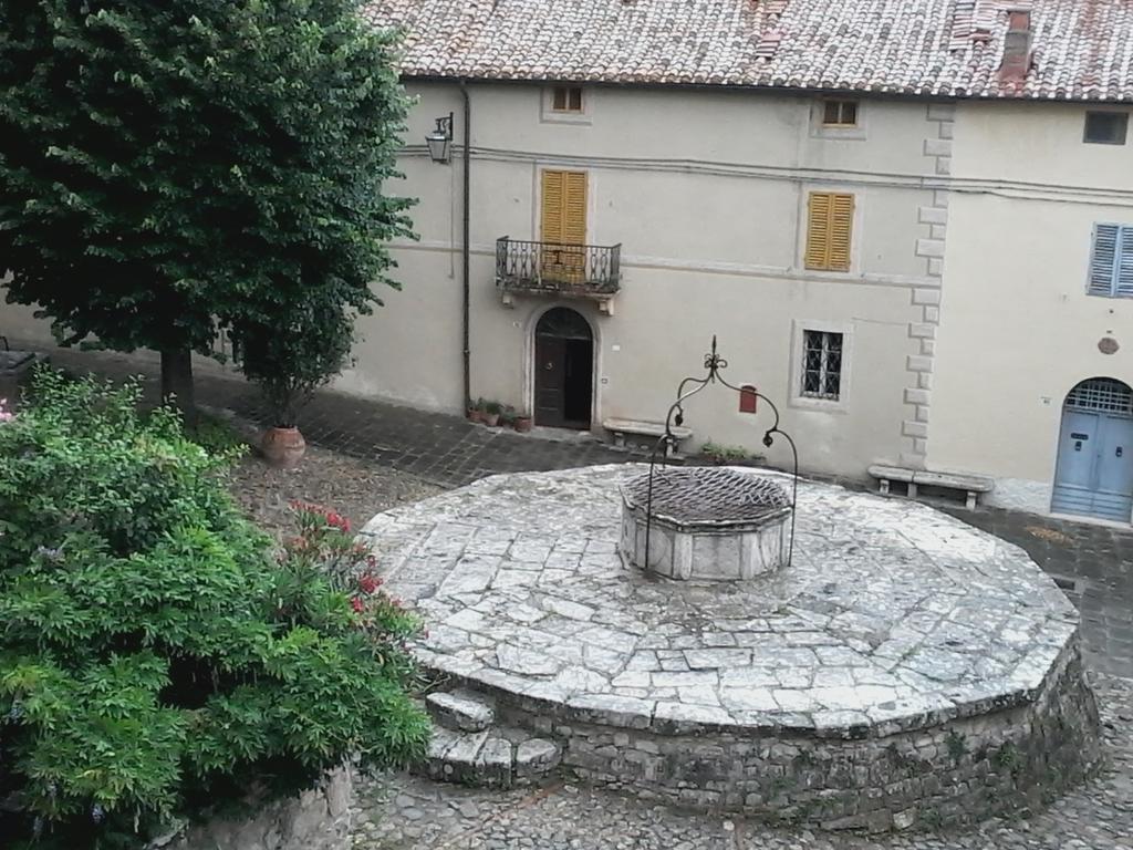 Hotel Cisterna Nel Borgo Castiglione dʼOrcia Exterior foto