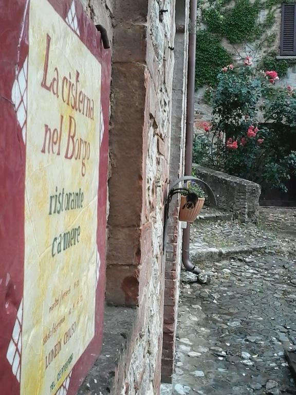 Hotel Cisterna Nel Borgo Castiglione dʼOrcia Exterior foto