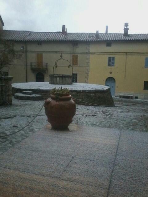 Hotel Cisterna Nel Borgo Castiglione dʼOrcia Exterior foto
